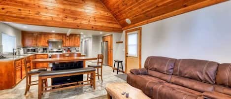 TV, fireplace, offices