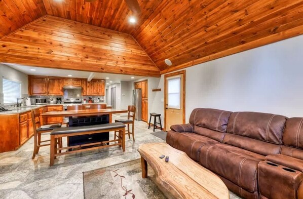 TV, fireplace, offices