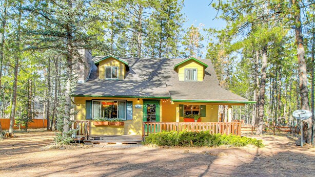 Exterior - Secluded Cabin w/ Furnished Deck in Scenic Pinetop (Pinetop)