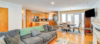 4 Mi to Dtwn: Pet-friendly Home in Utica