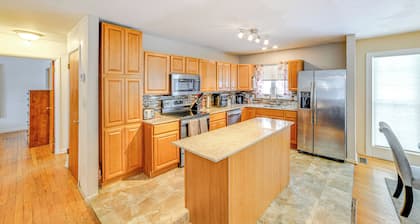 4 Mi to Dtwn: Pet-friendly Home in Utica