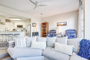 Apartment (4 Bedrooms) | Front of property