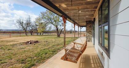 Private Hot Tub & Pickleball Court: Baird Home!