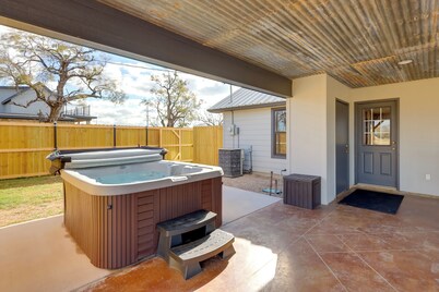 Private Hot Tub & Pickleball Court: Baird Home!