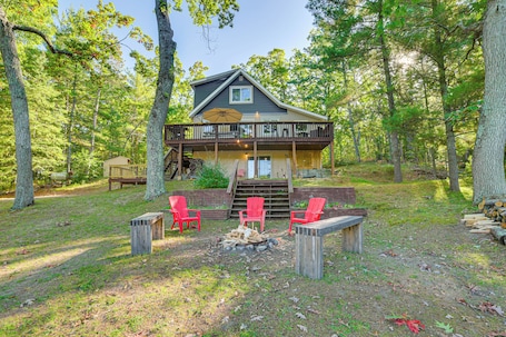 Casa de campo (4 Bedrooms) | Fachada da propriedade. Lake Access & Dock: Remote Mio-area Cottage