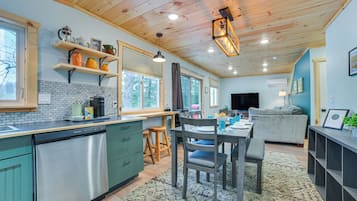 Cottage (4 Bedrooms) | Interior