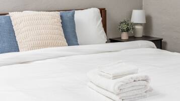 4 bedrooms, desk, iron/ironing board, WiFi