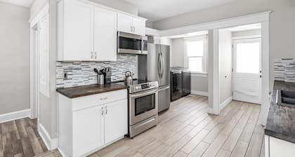 Spacious 4BR Bungalow with Arcade