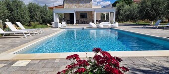 VILLA DEGLI ULIVI BEAUTIFUL VILLA SURROUNDED BY GREENERY PARTINICO, PA, SICILY