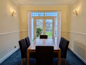 تناول الطعام