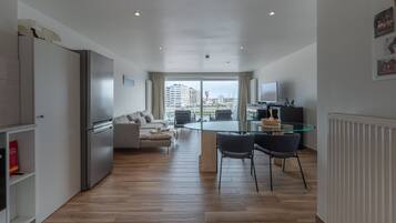 2 bedrooms, Internet