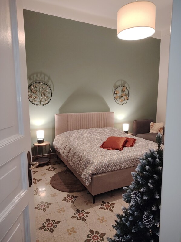 2 Schlafzimmer, Schreibtisch, Bügeleisen/Bügelbrett, kostenloses WLAN