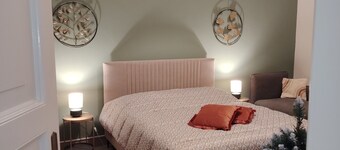 Cozy rooming house in the historic center of Bologna.