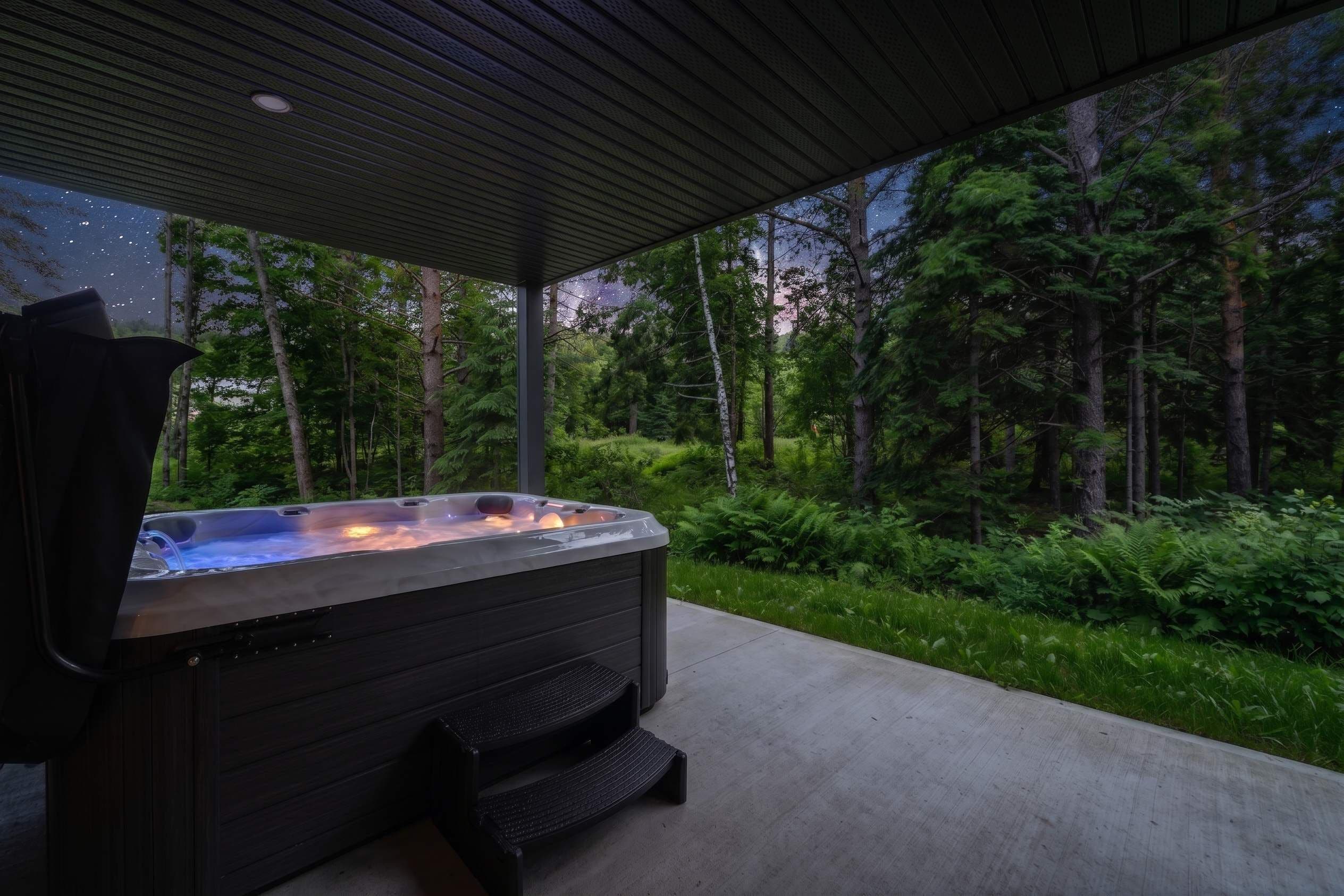 Outdoor spa tub