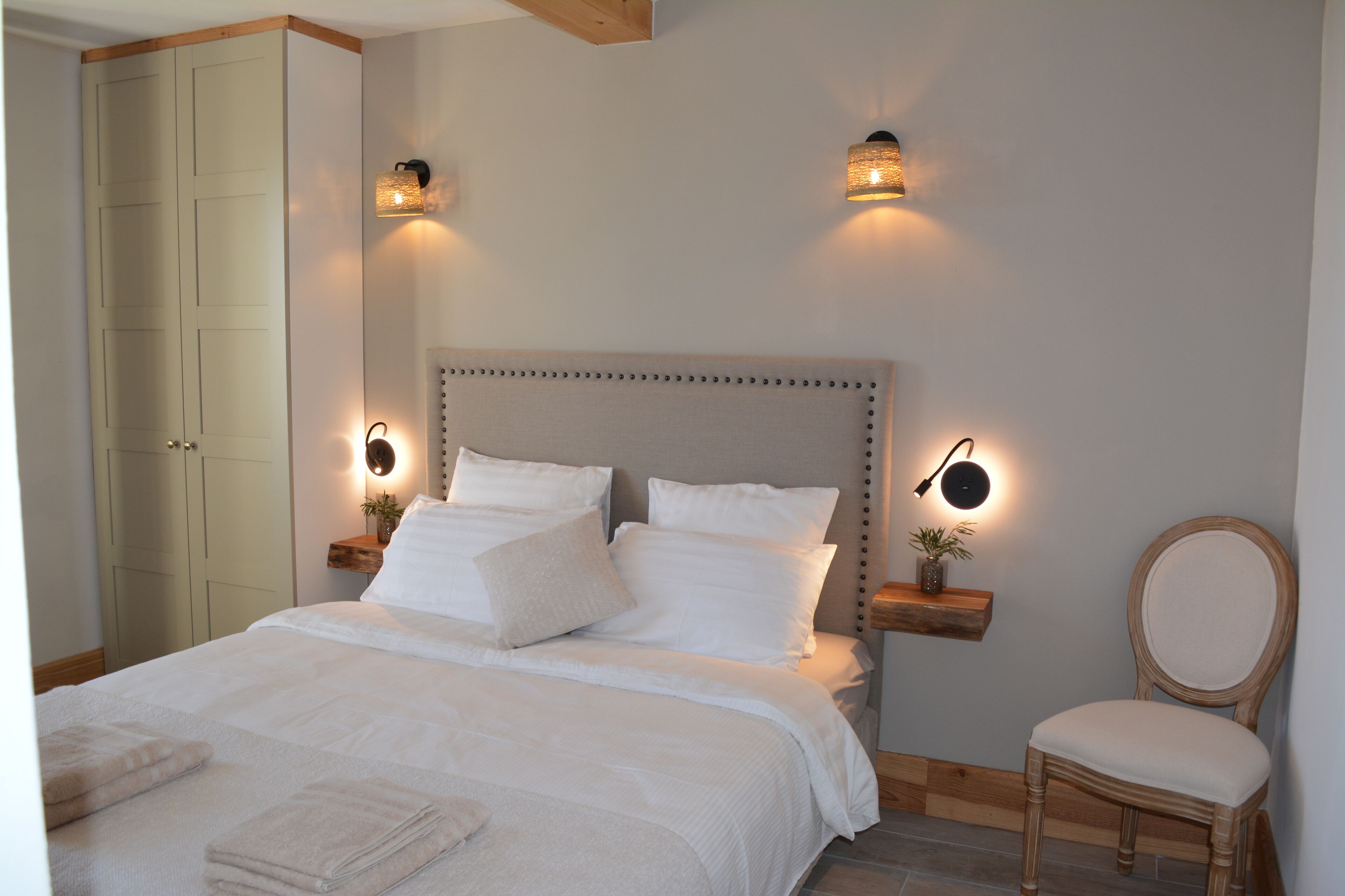 4 chambres, fer et planche à repasser, lit parapluie, Wi-Fi gratuit