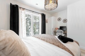 1 bedroom, desk, iron/ironing board, WiFi