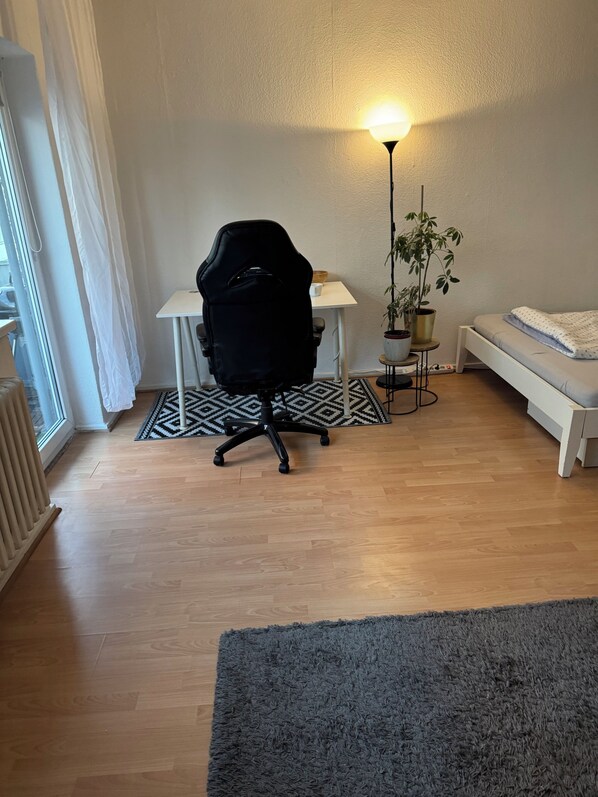 1 chambre, fer et planche à repasser, Wi-Fi, draps fournis