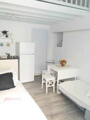 1 chambre, fer et planche à repasser, Wi-Fi, draps fournis