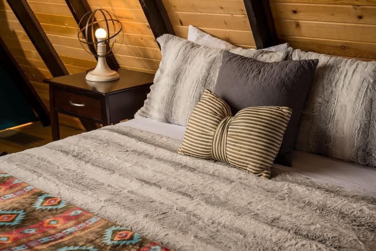 Travel cot, WiFi, bed sheets