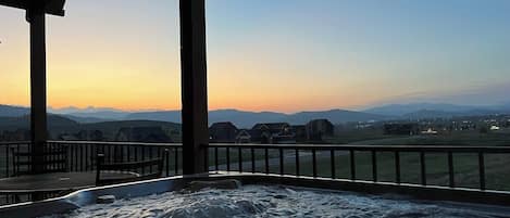 Tina de hidromasaje al aire libre