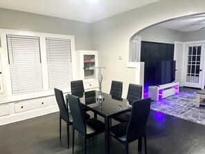 Dining - Charming Full private unit!!  2-bedrooms (Cleveland)