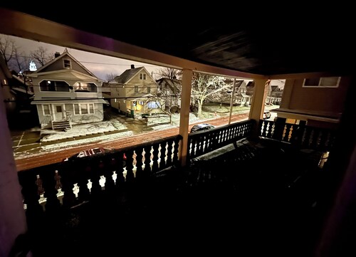 Charming Full private unit!!  2-bedrooms