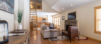 Cozy Loft Retreat | Near Golf, Granby & RMNP Adventure