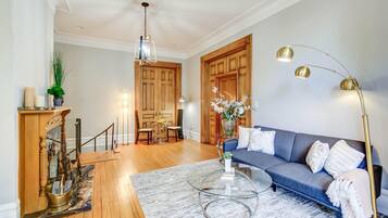 Apartment, 2 Bedrooms | Living area | Smart TV, streaming services