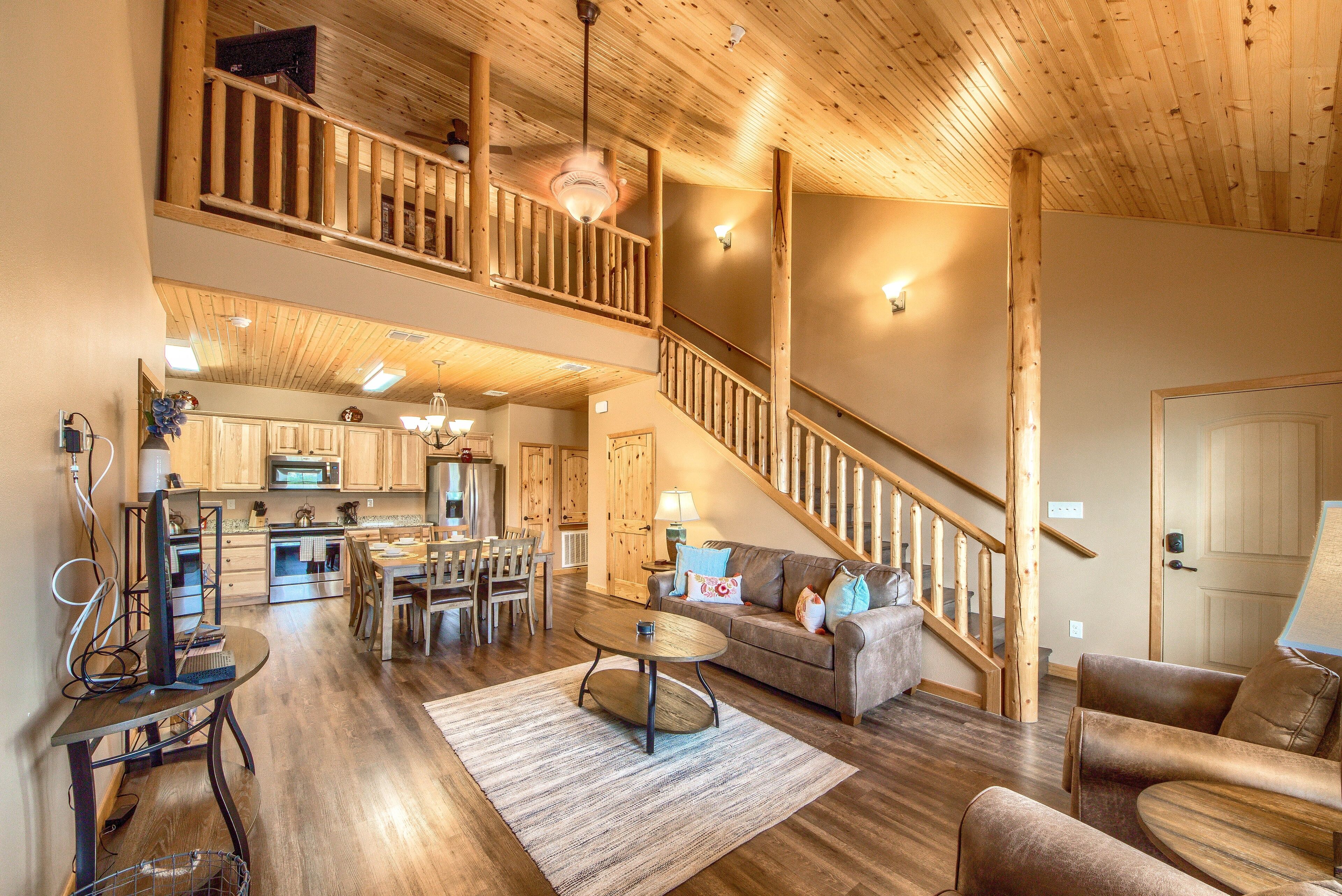 Condo, 6 Bedrooms | Living area | Smart TV