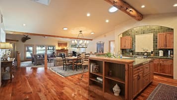 House, 3 Bedrooms | Interior