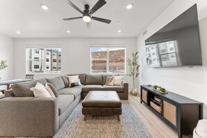 Condo, 2 Bedrooms | Living area - Gateway Getaway #102 2 Bedroom Condo (Washington)