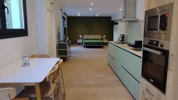 1 bedroom, iron/ironing board, travel cot, WiFi