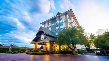 المنشأة من الخارج