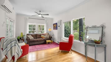 Fernseher, Kamin, Arbeitsbereiche, Computerbildschirme