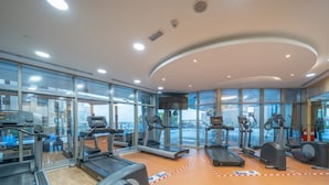 Gym - Fascinating Ocean Views in a One Bedroom (Dubai)
