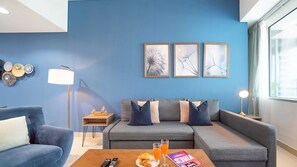 Deluxe Apartment, Sea View | Living area