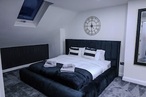 Casa | 7 quartos, ferros/tábuas de passar roupa, Wi-Fi de cortesia