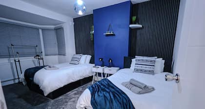 Sleeps17 Bliss 7-bedroom Luxury Escape Birmingham