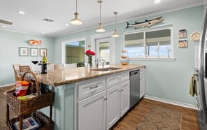 Fridge, microwave, oven, stovetop - The Sunshine House ☀️ Beachfront 3BR, Drive-On Beach | Ocean View & Sleeps 8 (Port Aransas)