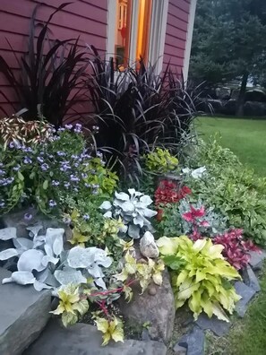 Exterior detail - Charming, totally upgraded 3-bedroom, 2 bathroom home with all the amenities. (Knowlton)