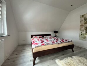 1 chambre, fer et planche à repasser, Wi-Fi, literie fournie