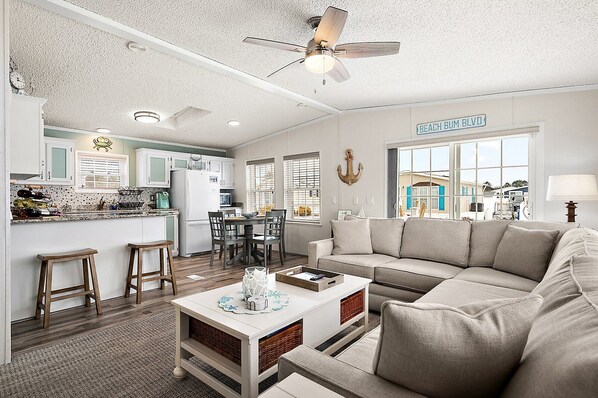 TV - Assateague Pointe 490 - completely remodeled 2 bedroom home pools/gameroom/fishing (Berlin)