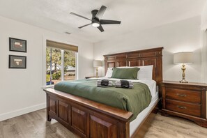 5 bedrooms, desk, iron/ironing board, free WiFi