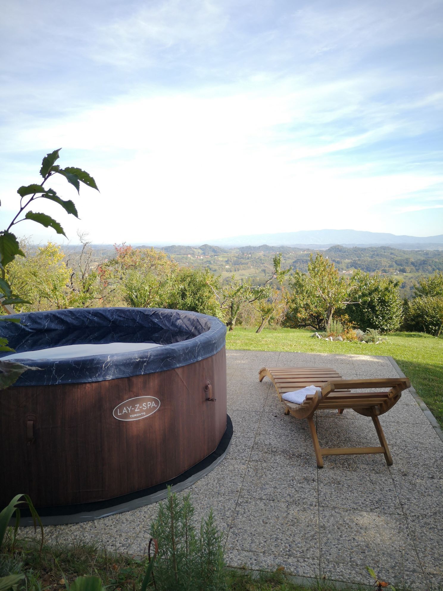 Outdoor spa tub