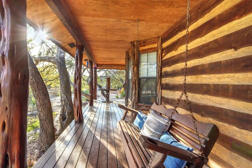 Luxury Hill Country Escape • Pool, Hot Tub, Firepit • Near Wineries