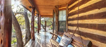 Luxury Hill Country Escape • Pool, Hot Tub, Firepit • Near Wineries