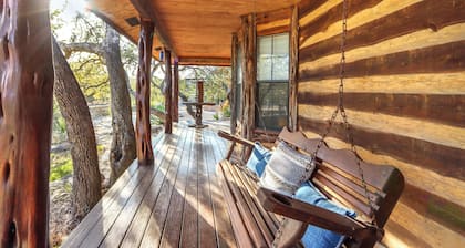 Luxury Hill Country Escape • Pool, Hot Tub, Firepit • Near Wineries