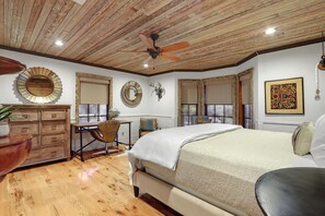 3 Schlafzimmer, Schreibtisch, Bügeleisen/Bügelbrett, Reisekinderbett