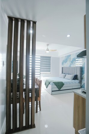 1 dormitorio, tabla de planchar con plancha, wifi gratis y ropa de cama