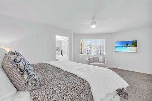 3 slaapkamers, een strijkplank/strijkijzer, wifi, beddengoed